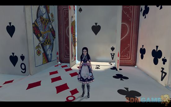 被精神病的爱丽丝居然产生了用扑克牌造房子的幻想