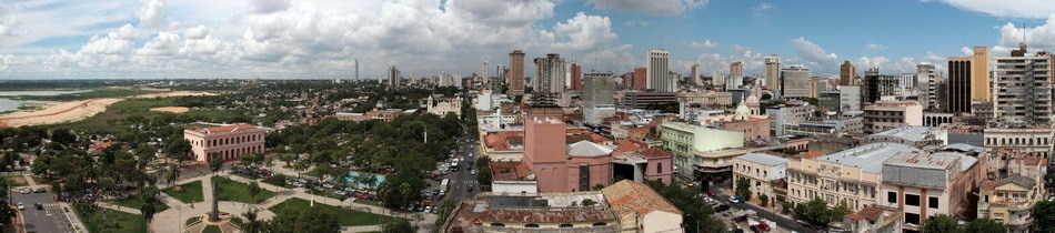 4月11日拍摄的巴拉圭首都亚松森市(拼接照片)