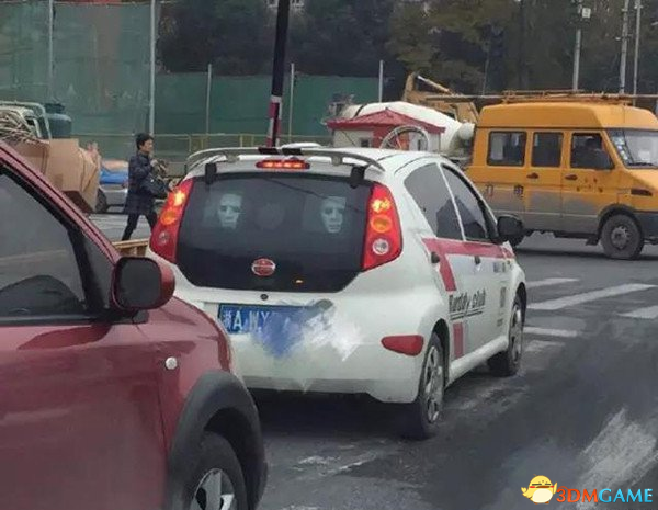 范·迪賽爾現身杭州街頭飆車 開的竟是五菱宏光！