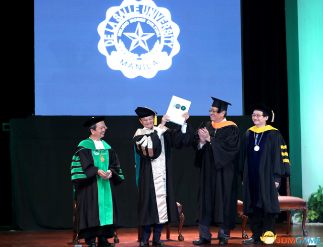 马云获菲律宾德拉萨大学科技创业名誉博士学位