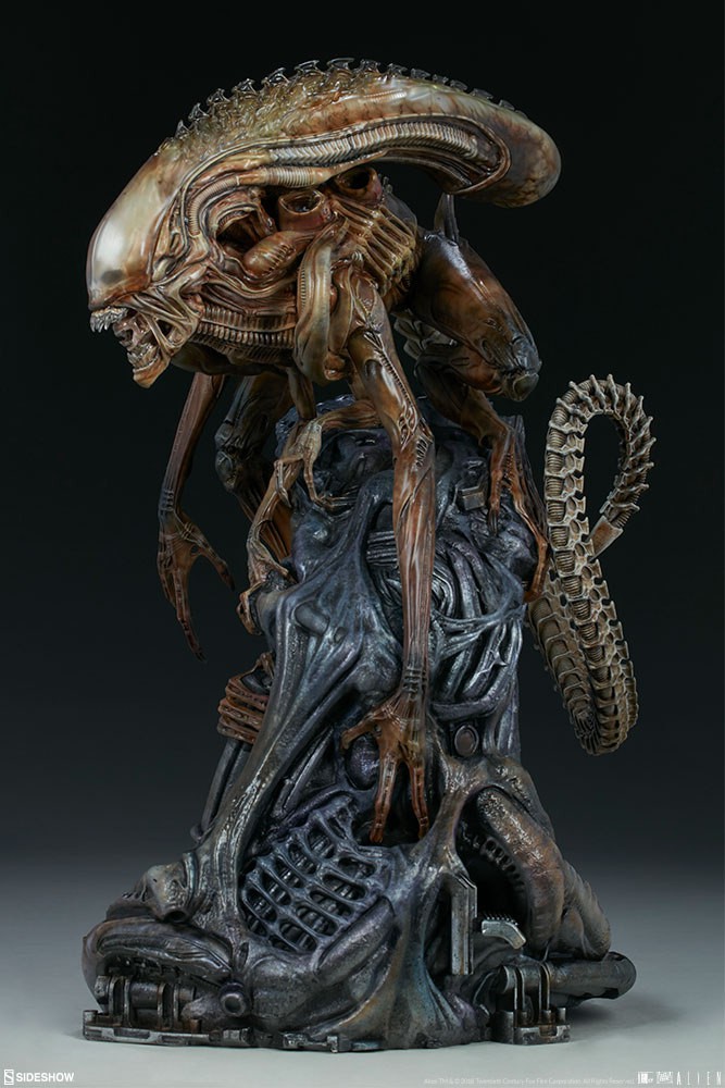 异形战士雕像面目狰狞形象逼真雕塑售价6900元