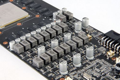 华硕玩家国度MatrixGTX580显卡