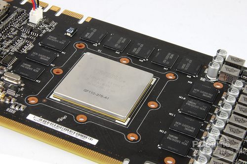 华硕玩家国度MatrixGTX580显卡