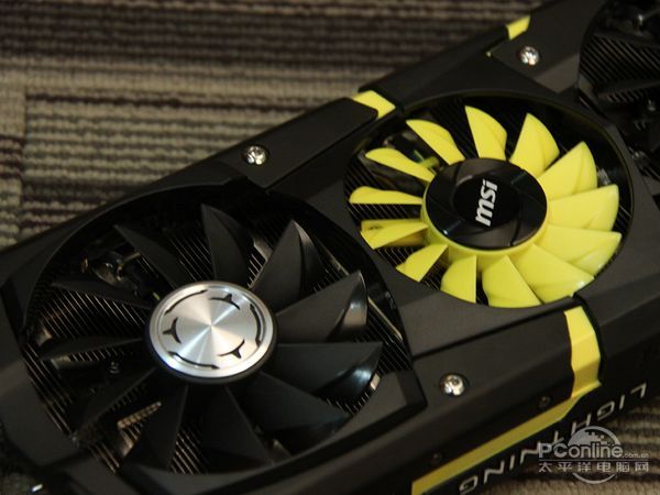 微星R9 290X Lightning