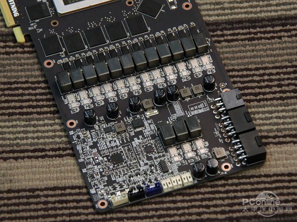 微星R9 290X Lightning