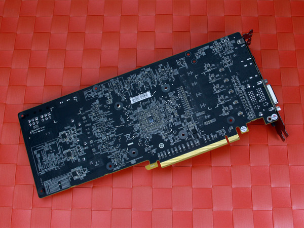 镭风R9 285交火测试