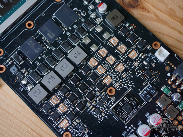 映众GTX970 Ultra冰龙超级版拆解