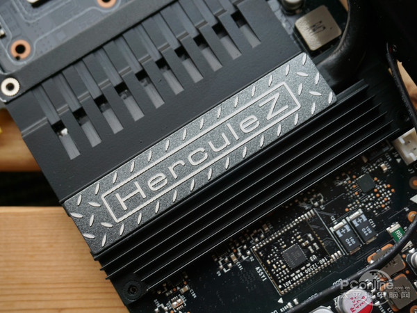 映众GTX970 Ultra冰龙超级版拆解