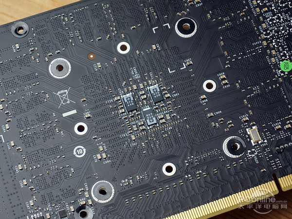 七彩虹 iGame 980Ti