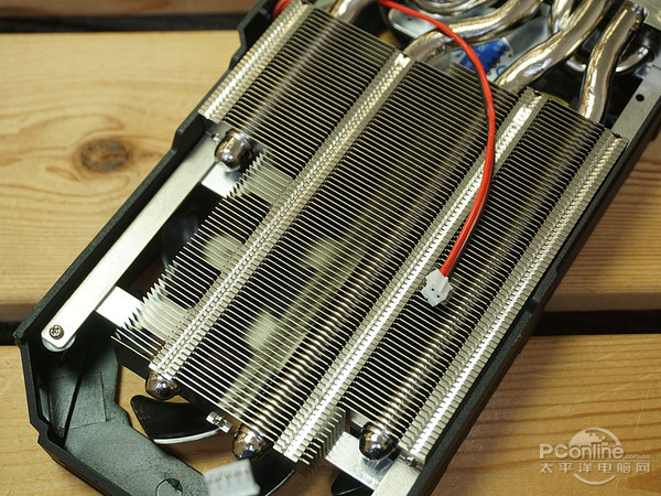 七彩虹 iGame GTX980 Ti
