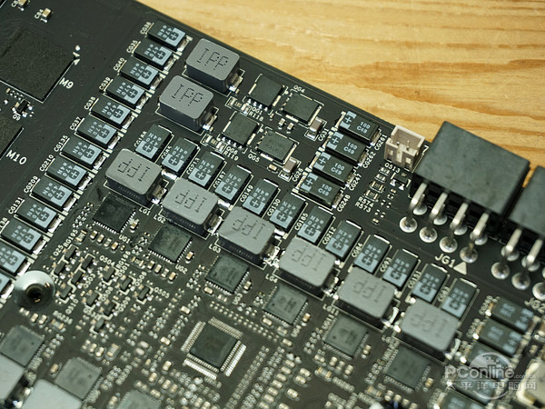 七彩虹 iGame GTX980 Ti