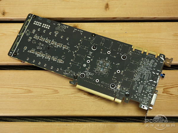 七彩虹 iGame GTX980 Ti