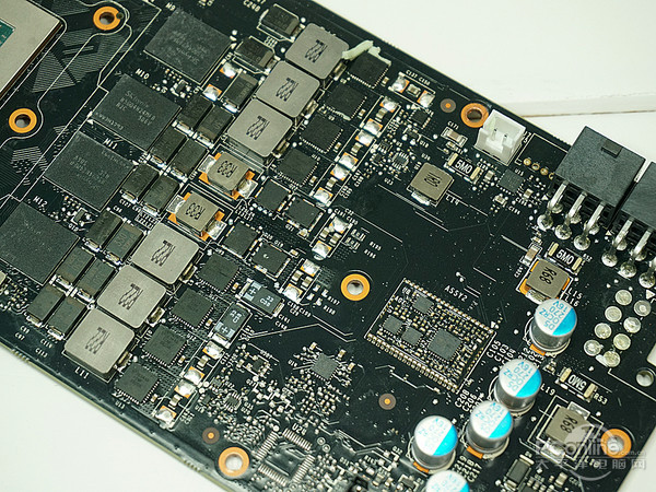 映众 GTX980Ti 冰龙