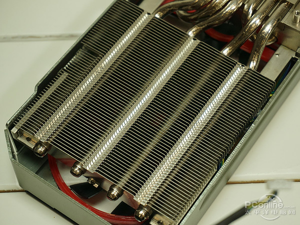 镭风 R9 380 毒蜥