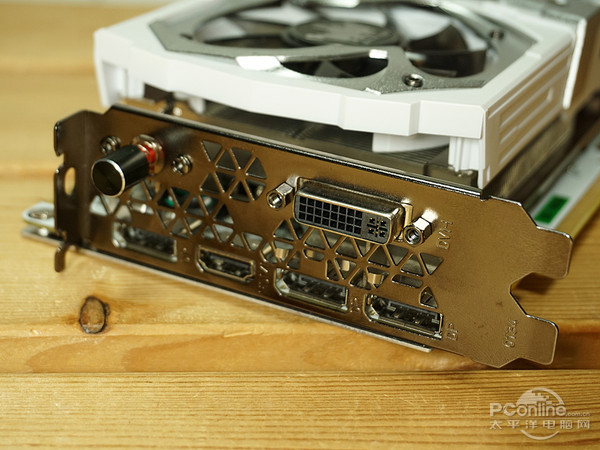 影驰 GTX980Ti HOF