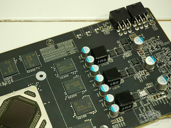 镭风 R9 380 毒蜥