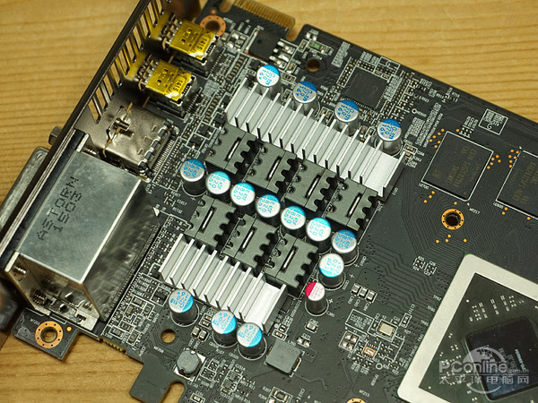 迪兰 R9 370X
