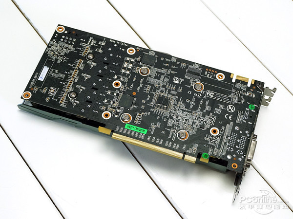 影驰GTX950黑将