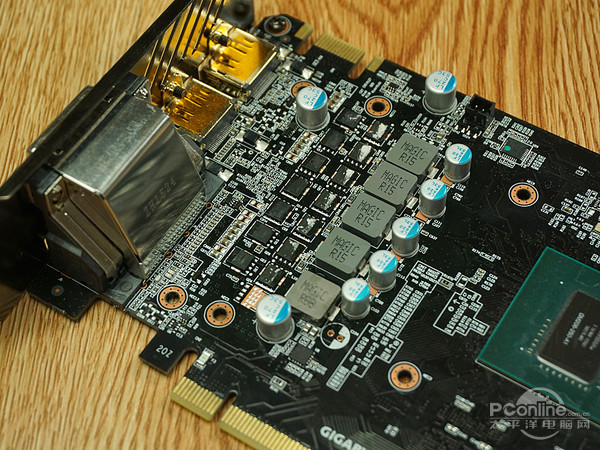 技嘉950
