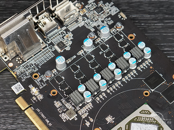 蓝宝石R9 380 MHO版