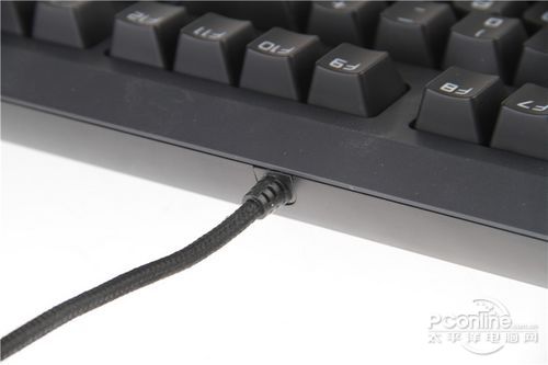 雷柏神秘的新品! V700游戏机械键盘首测