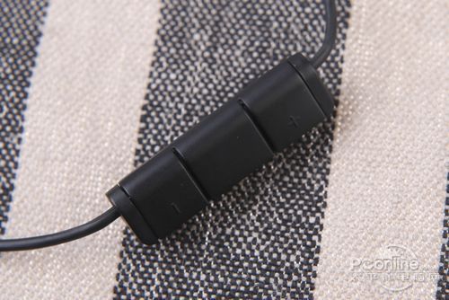 AKG K318