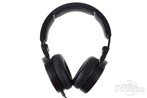 AKG K619