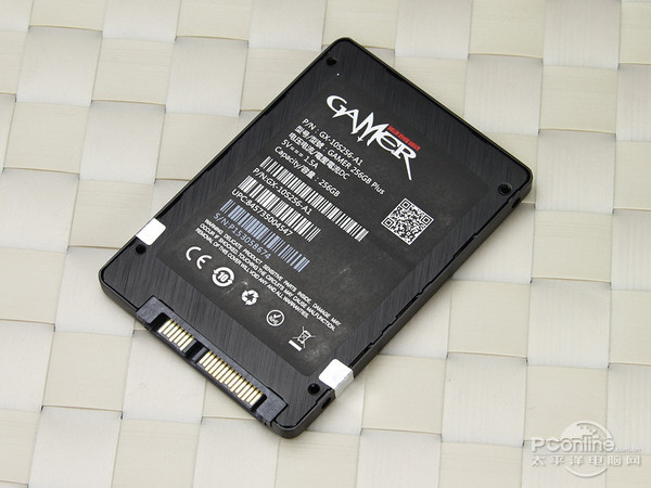 影驰 GAMER 256G Plus背面