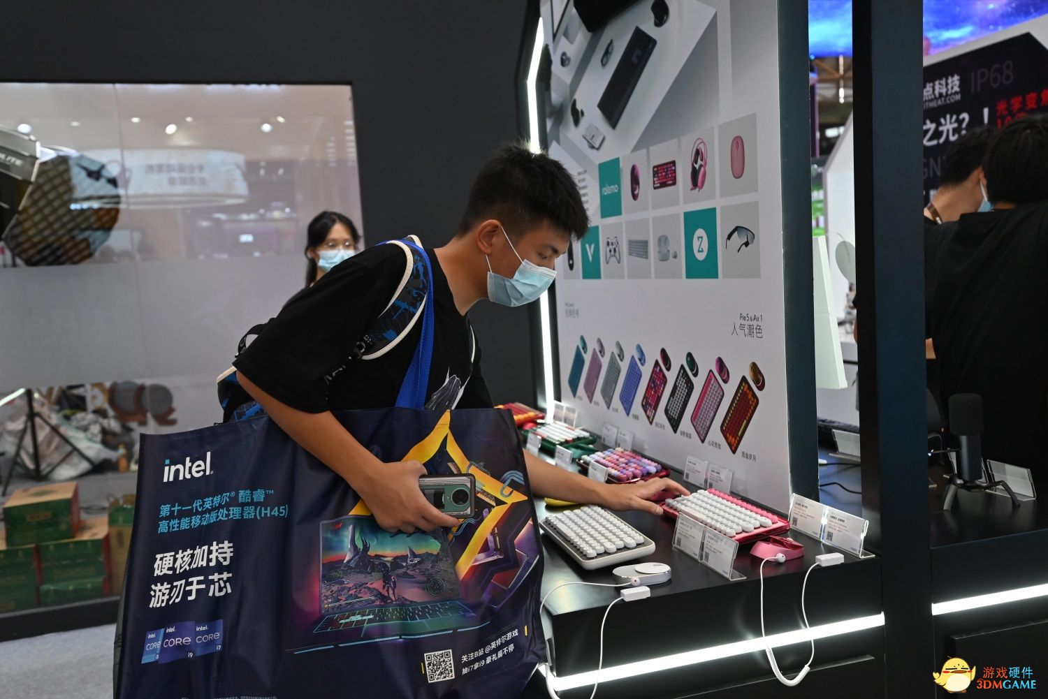 突破次元，打造游戏场景化，雷柏新产品线亮相2021年ChinaJoy