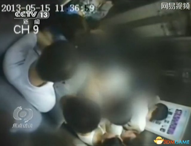 深圳女护士电梯被夹身亡监控视频截图
