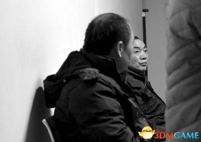 2014年1月11日上午，在合肥滨湖医院，代克民由政府人员陪同做身体检查。