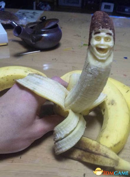 ٣