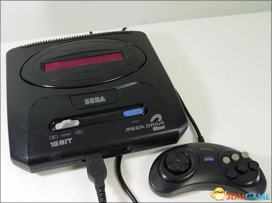 MD,SFC都是业界良心自带双手柄。而现在的任天堂,New3DS连充电器都不带…