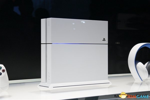 国行白色版PS4白菜价！还送游戏