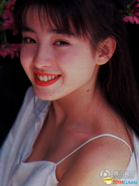 宫泽理惠18岁时拍全裸写真真相曝光系母亲出卖