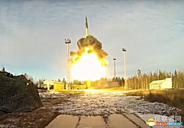 普列谢茨克基地发射机动式“白杨”导弹（28日俄罗斯在同一基地试射了一枚“亚尔斯”导弹）