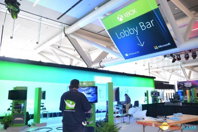 外场布置中的微软 Lobby Bar