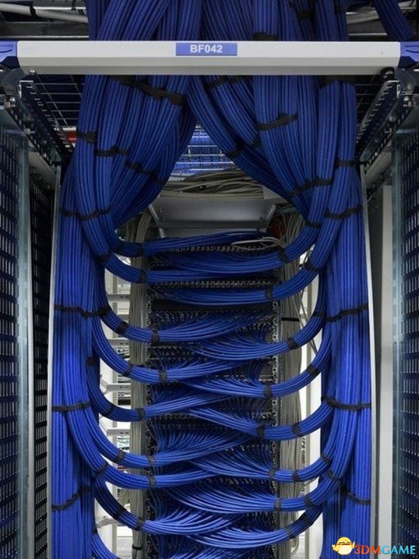 别人家的机房:最强布线让处女座无话可说