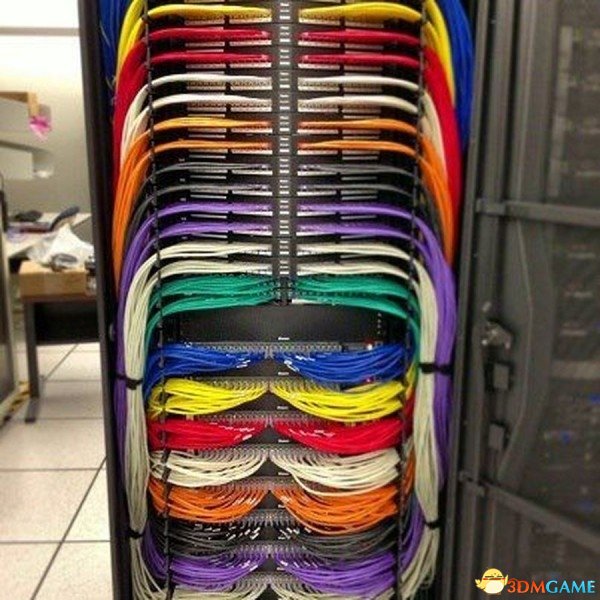 别人家的机房:最强布线让处女座无话可说