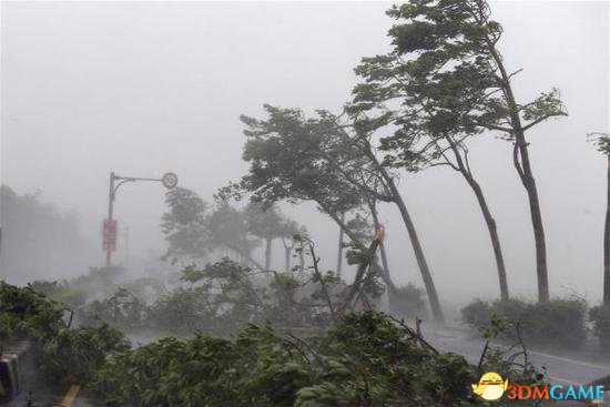 9月14日，超强台风“莫兰蒂”掠过台湾南部地区，最大阵风达16级。