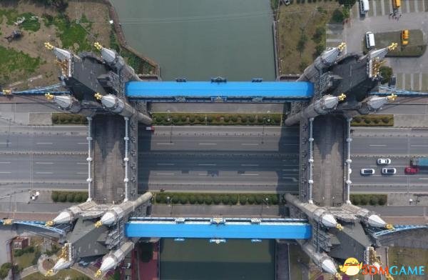 苏州惊现山寨“伦敦塔桥”：比真的更宏伟