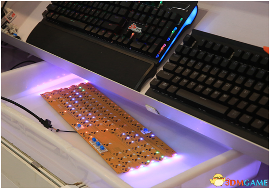 引领防水机械键盘风潮钛仑亮相2017香港电子展