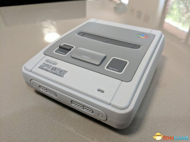 日本版SNES Classic开箱：唯一的不同就是包装不同
