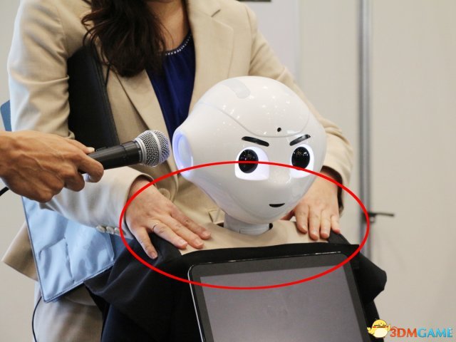 拍拍肩膀就有回应 日本最新机器人触感回馈系统公开
