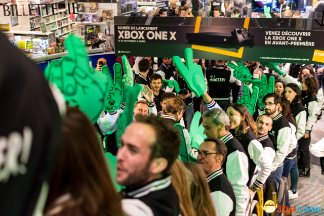 就是在今日！强劲主机 Xbox One X 全球上市！