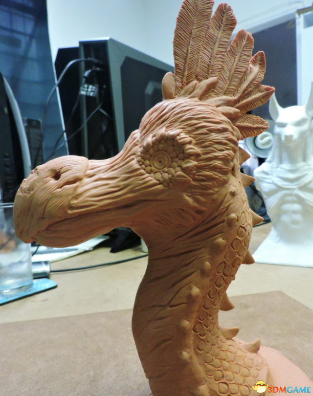 《怪物猎人：世界》玩家晒手工雕刻搔鸟 官方点赞  
