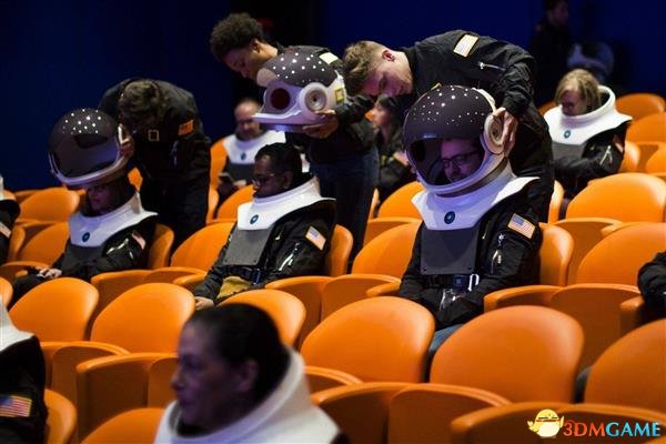 戴上谁人宇航员VR头盔 感受第1视角的天球好景