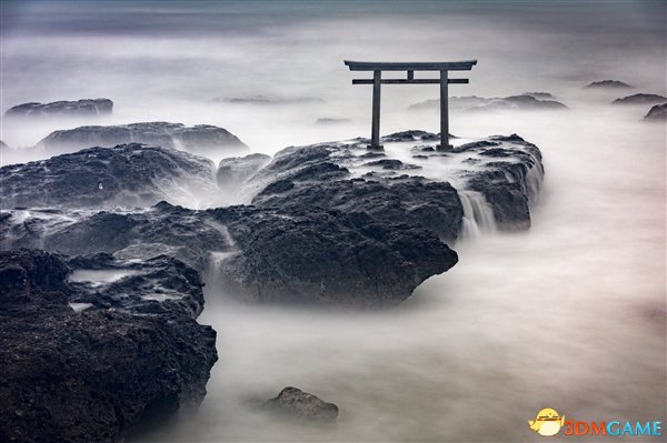 日本摄影师连拍千张照片 终拍出水墨画般绝美作品