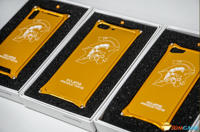小岛秀夫晒工作室金色限定版手机壳 将在上海发售