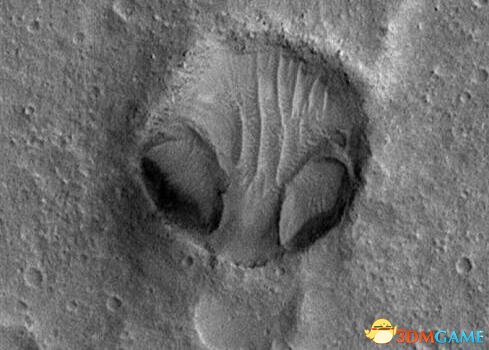 水星惊现奥秘“中星人脸” NASA回应：是个陨石坑